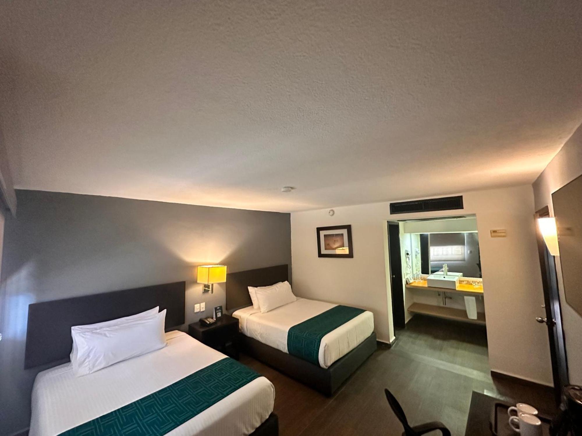 Inhouse Obregon Hotel Ciudad Obregón Екстериор снимка