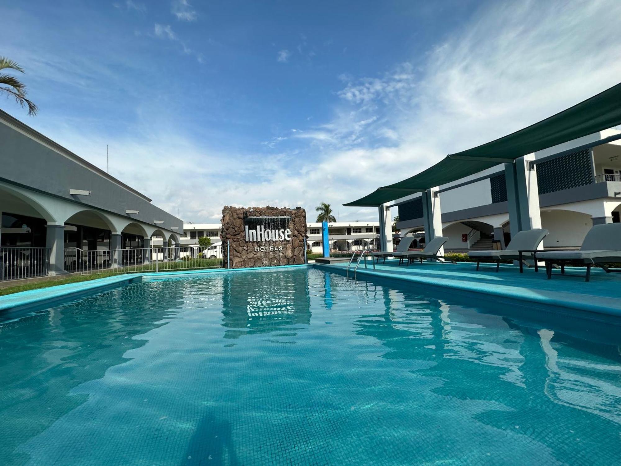 Inhouse Obregon Hotel Ciudad Obregón Екстериор снимка