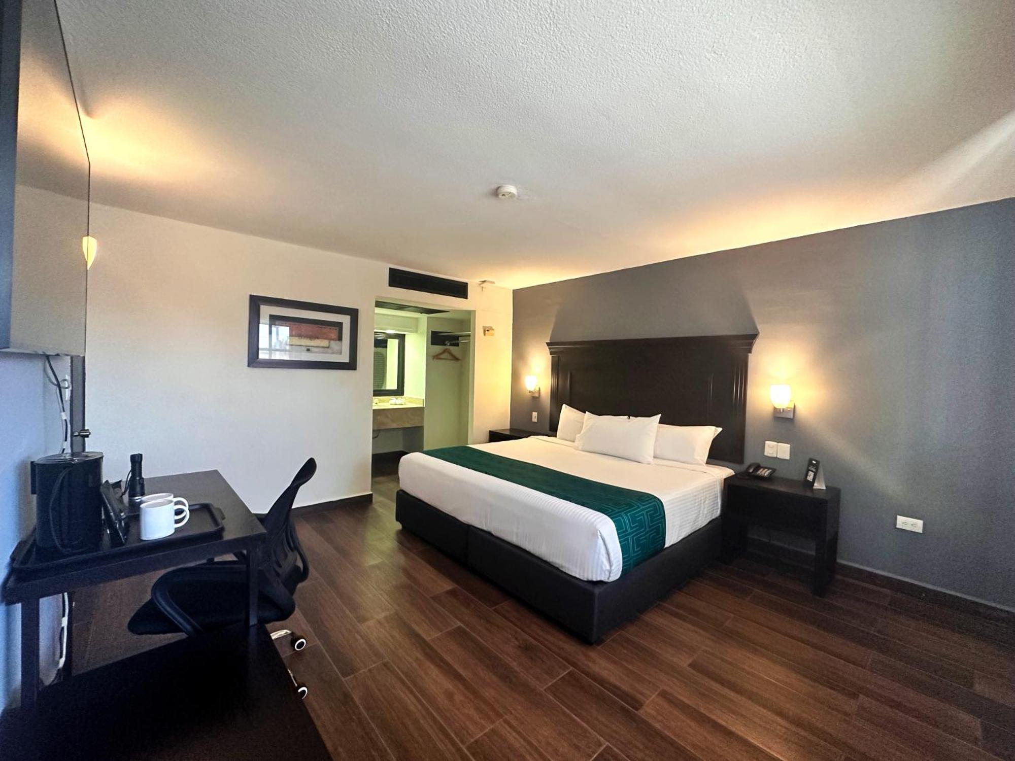 Inhouse Obregon Hotel Ciudad Obregón Екстериор снимка