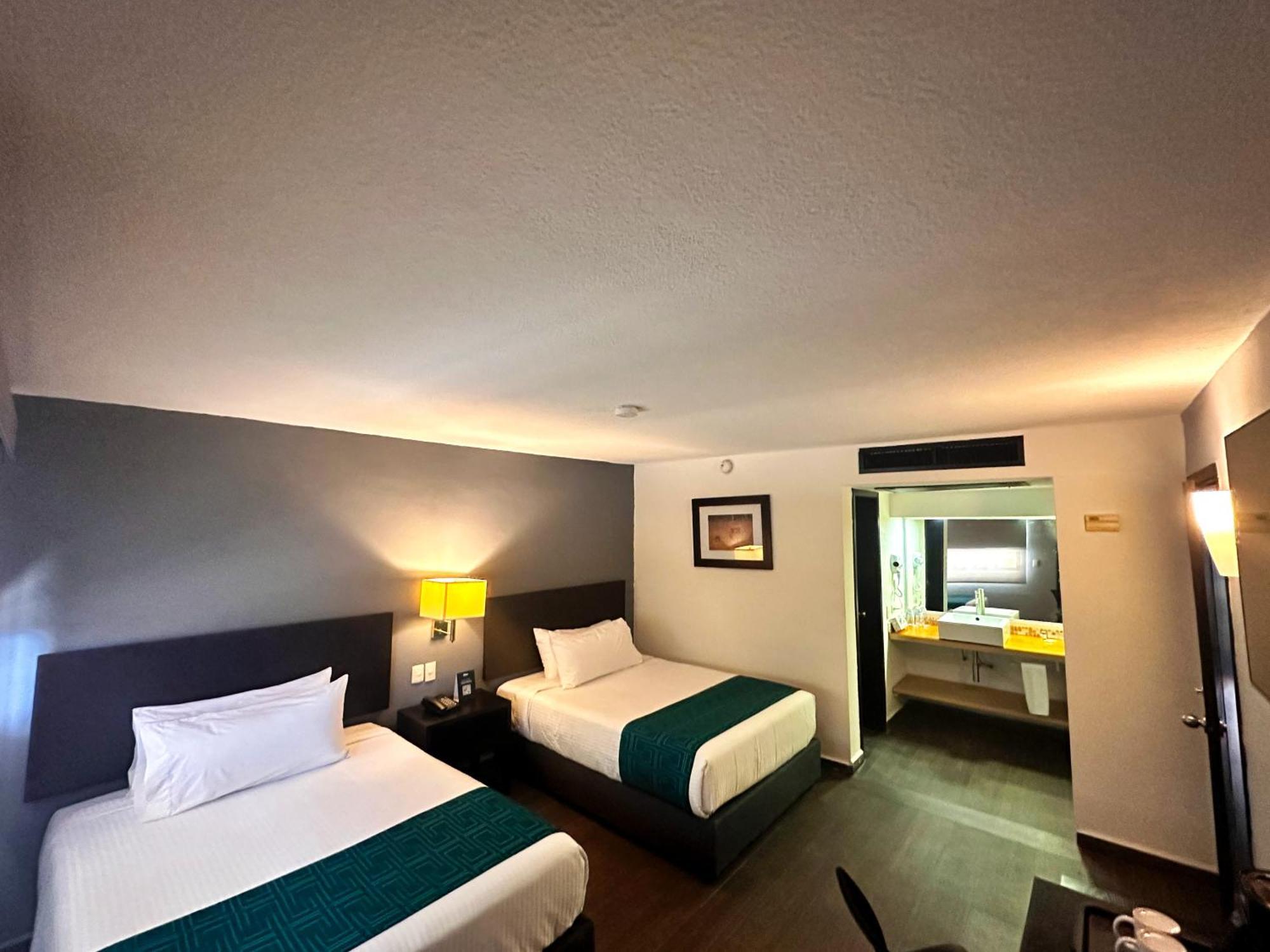 Inhouse Obregon Hotel Ciudad Obregón Екстериор снимка
