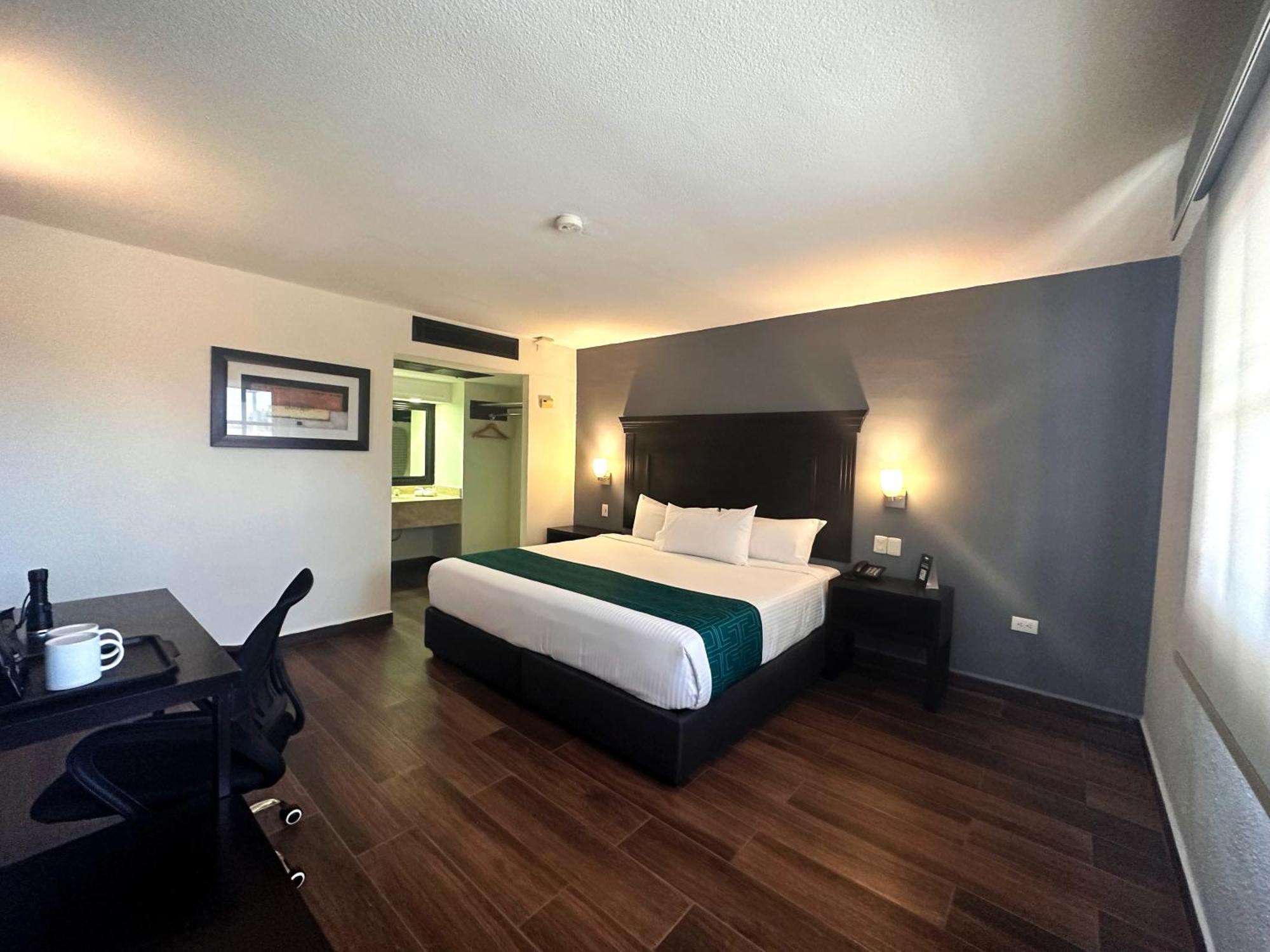 Inhouse Obregon Hotel Ciudad Obregón Екстериор снимка