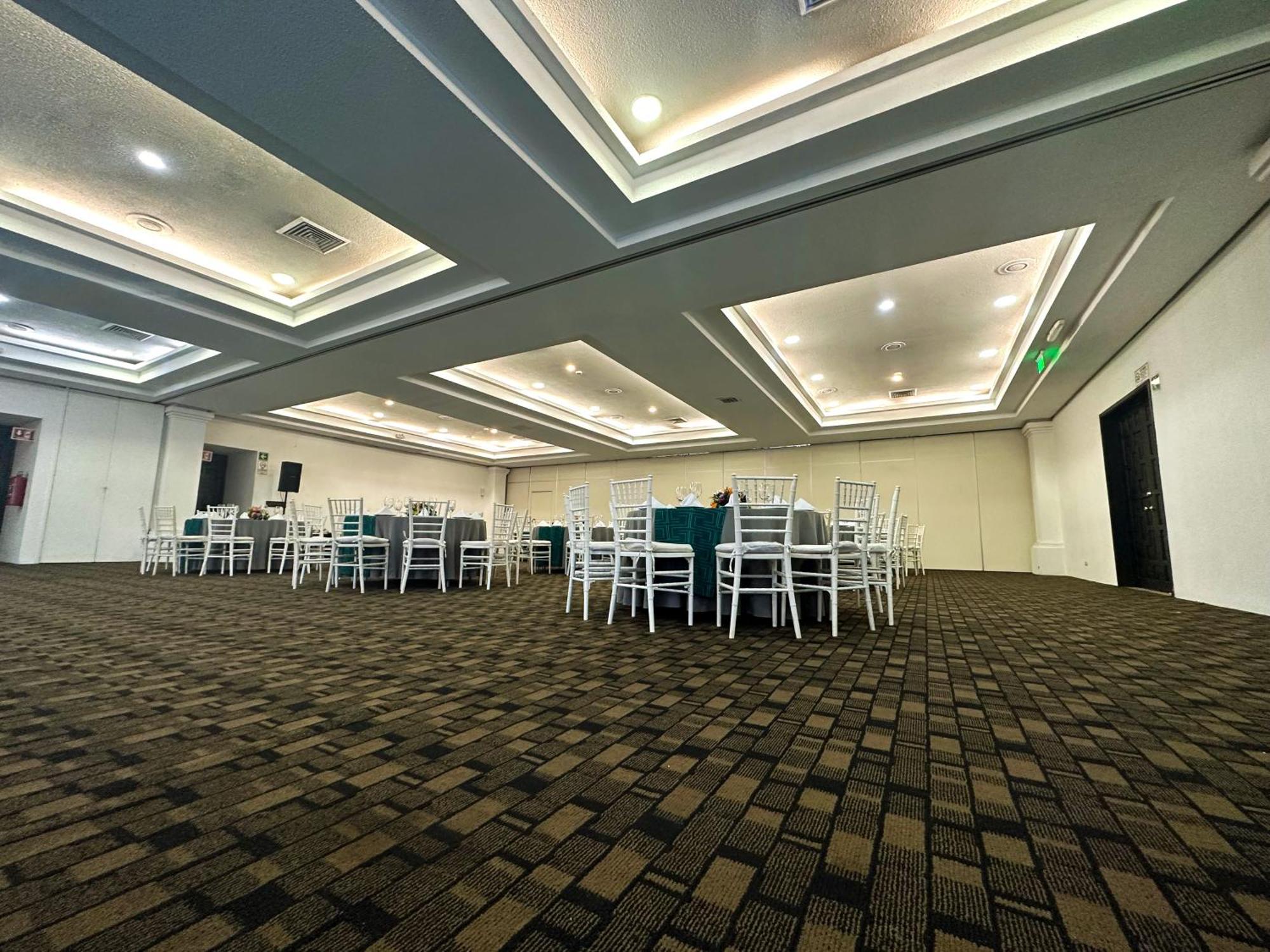 Inhouse Obregon Hotel Ciudad Obregón Екстериор снимка