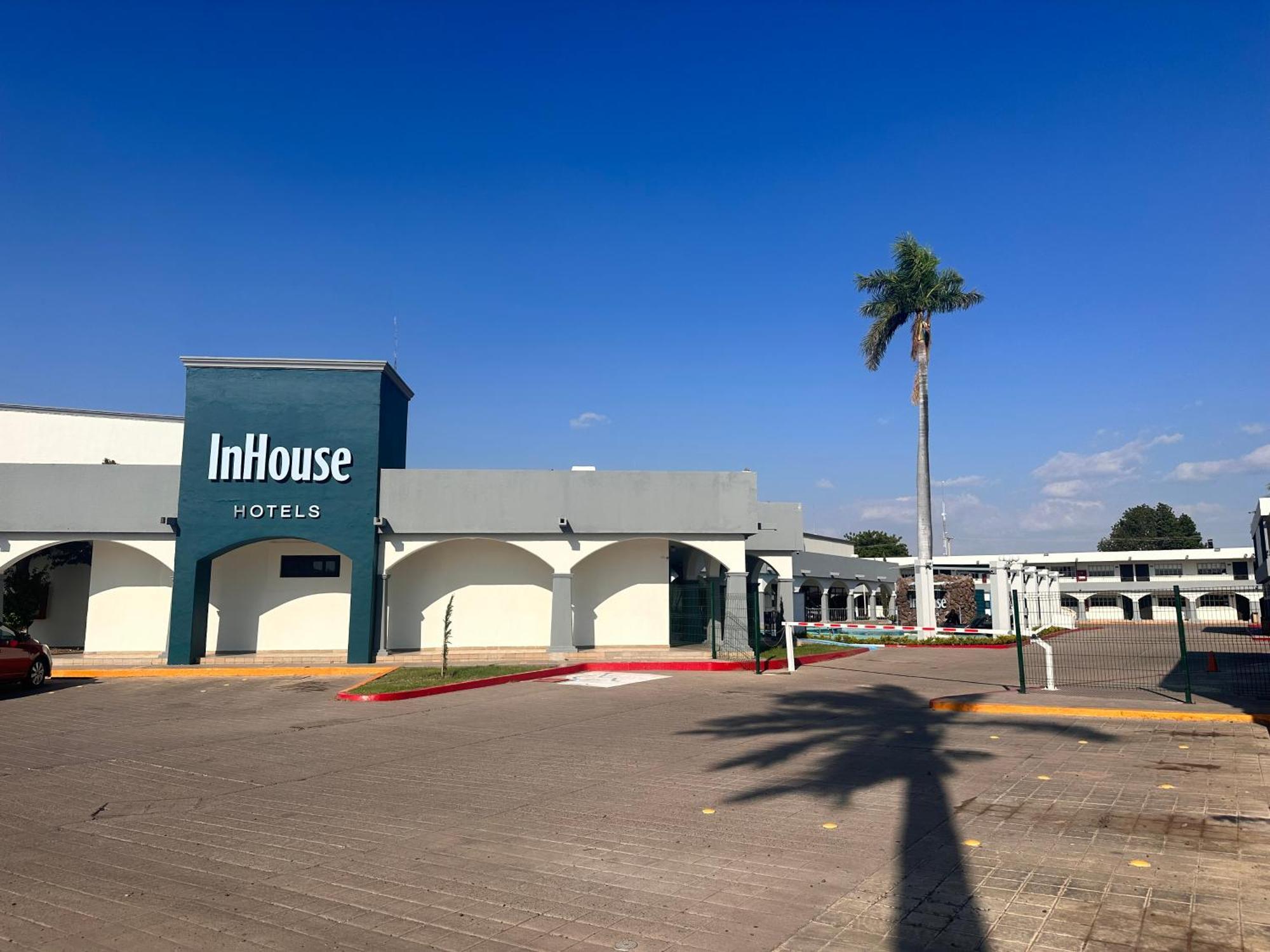 Inhouse Obregon Hotel Ciudad Obregón Екстериор снимка