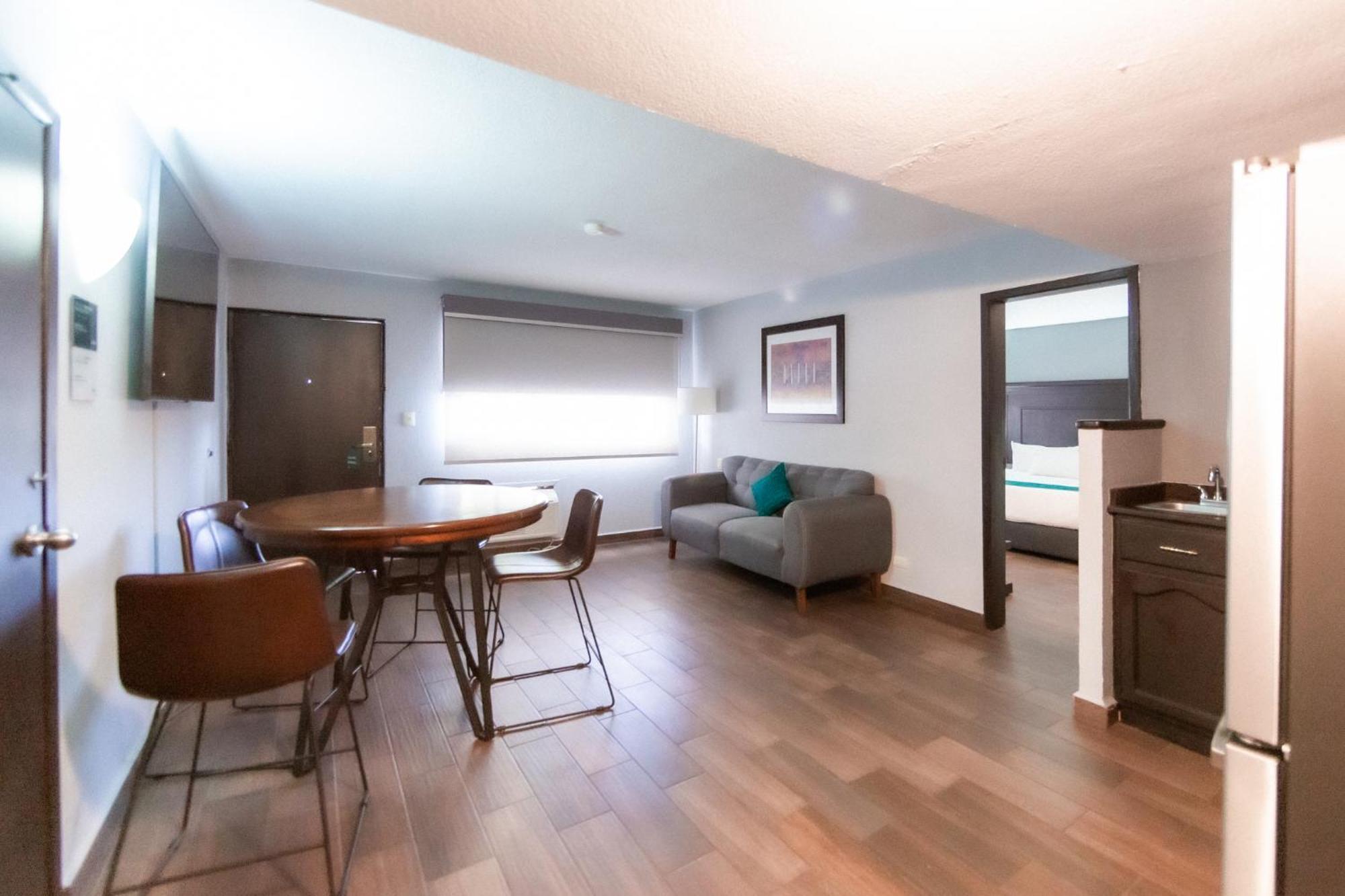 Inhouse Obregon Hotel Ciudad Obregón Екстериор снимка