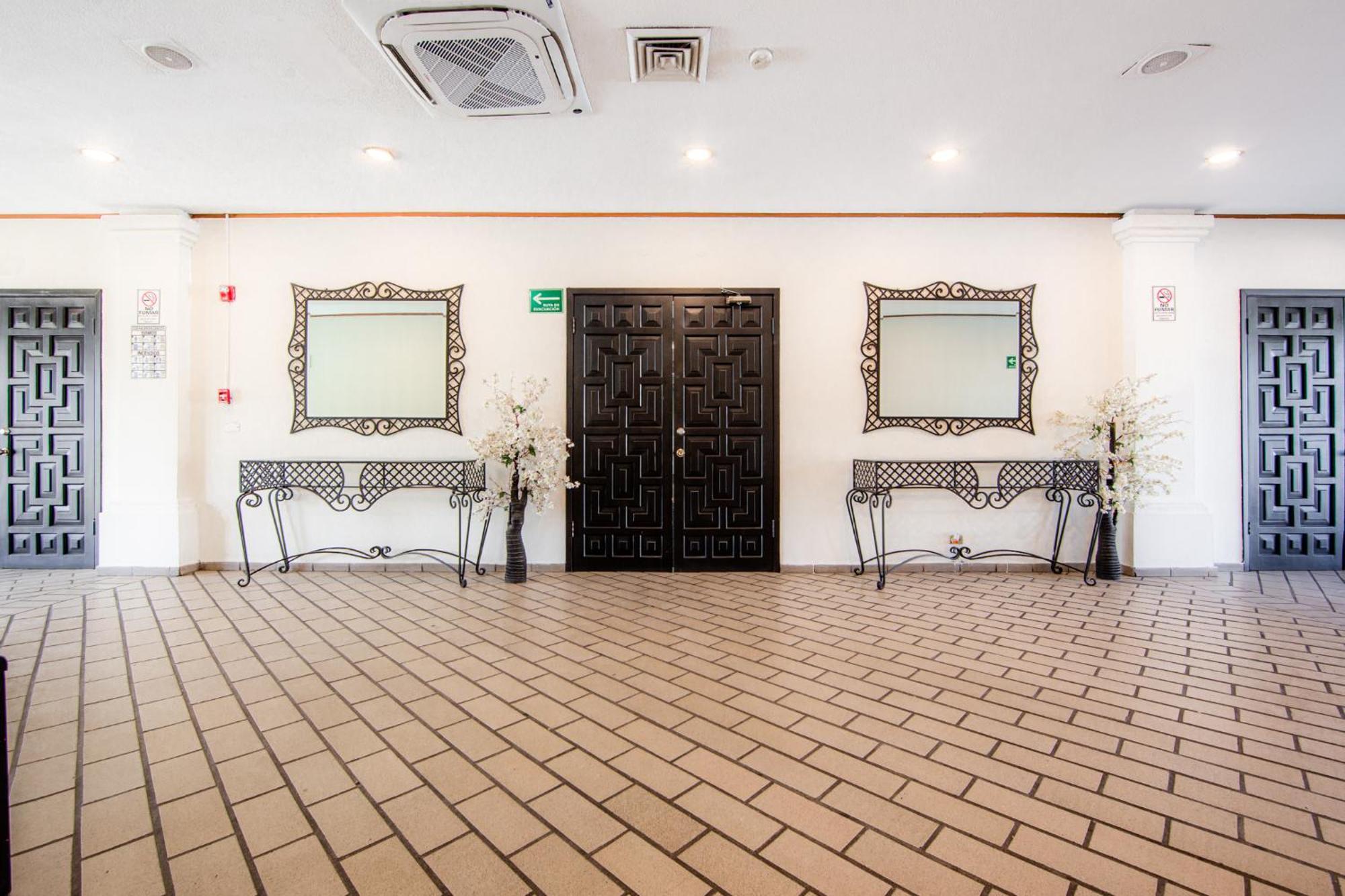 Inhouse Obregon Hotel Ciudad Obregón Екстериор снимка